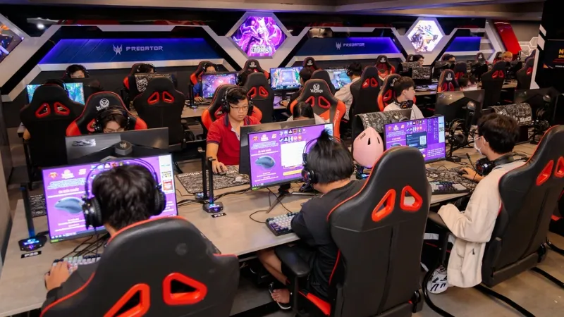 . Lắp mạng FPT cho quán net